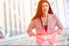 不孕不育可能是痛经在作怪，丹莪妇康煎膏关爱女性